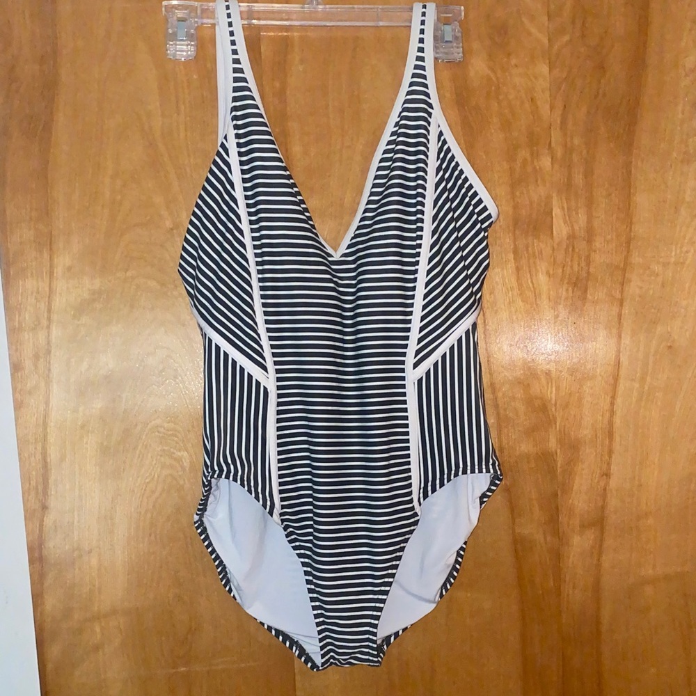 EUC Tommy Hilfiger Black and White One Piece Swimsuit with Plunging V-neckline